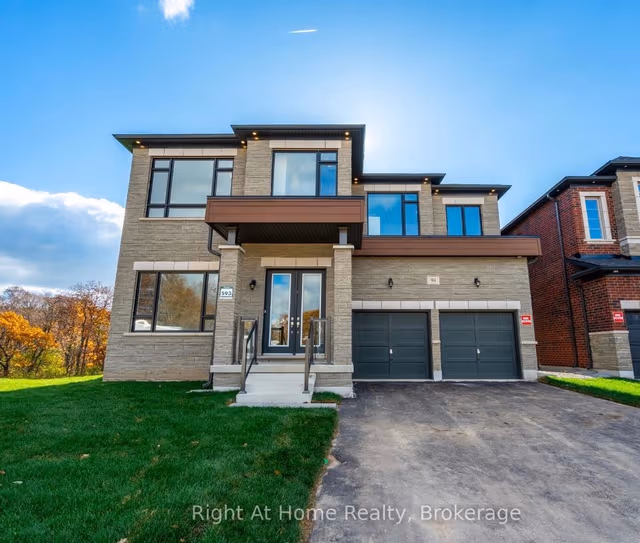 94 Smokey Hollow Pl. Hamilton On L0r 2h1