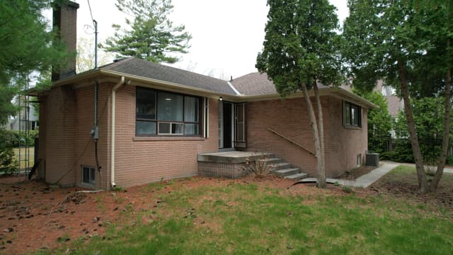 394 Maplehurst Ave. Oakville On L6l 4y6