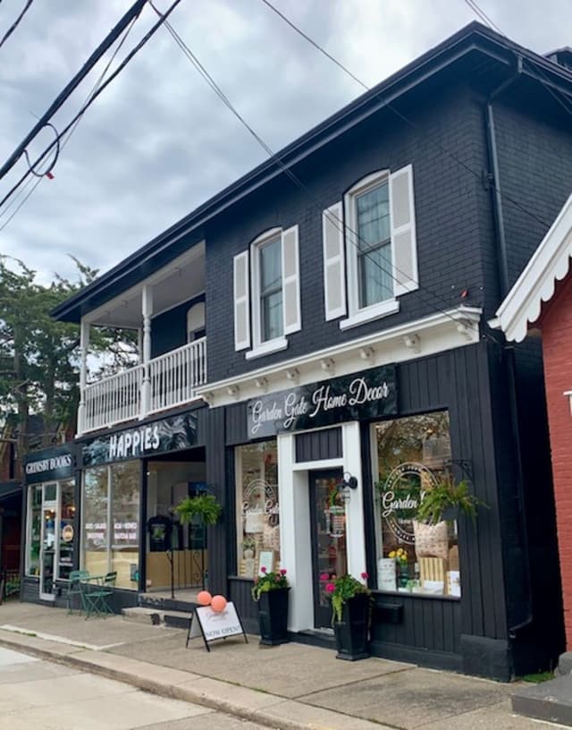 4 Ontario St. Unit 2 Grimsby On L3m 3g9