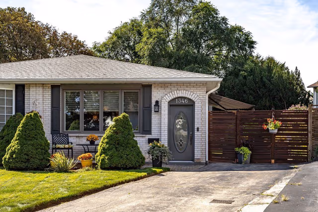 1346 Roylen Rd. Oakville On L6h 1v4