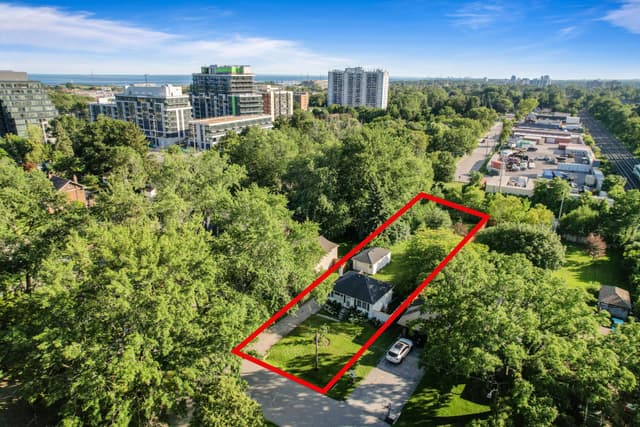 1088 Cherriebell Rd. Mississauga On L5e 2r3