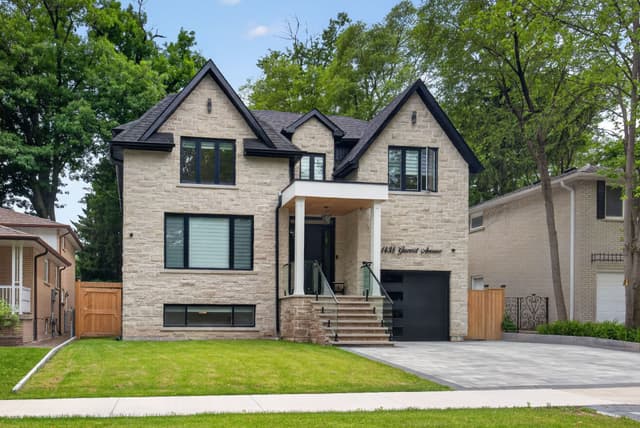 1438 Garnet Ave. Mississauga On L5g 4c6