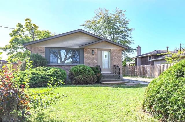 125 Meredith Dr. Lower St Catharines On L2m 6c5