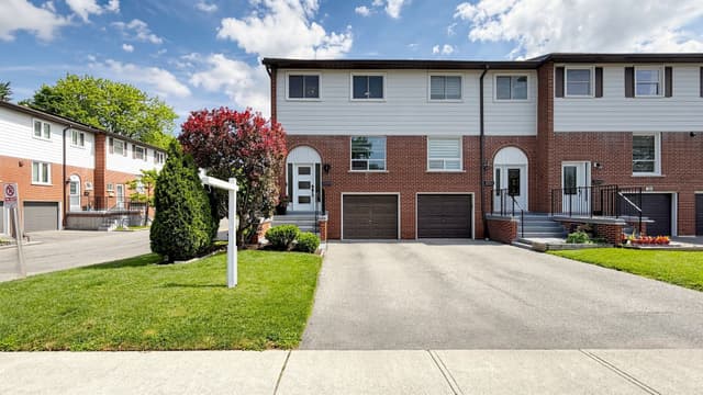 2445 Homelands Dr. 18 Mississauga On L5k 2c6