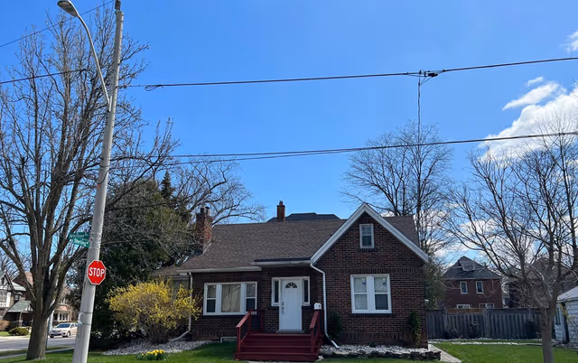 68 Whitton Rd. Hamilton On L8s 4c7