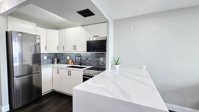 150 Charlton Ave. E 3003 Hamilton On L8n 3x3