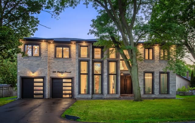 606 Stephens Cres. Oakville On L6k 1y3