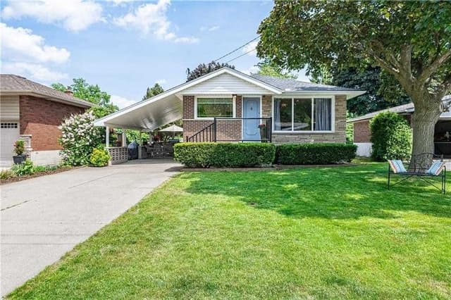118 Briarwood Cres. Hamilton On L9c 4c4
