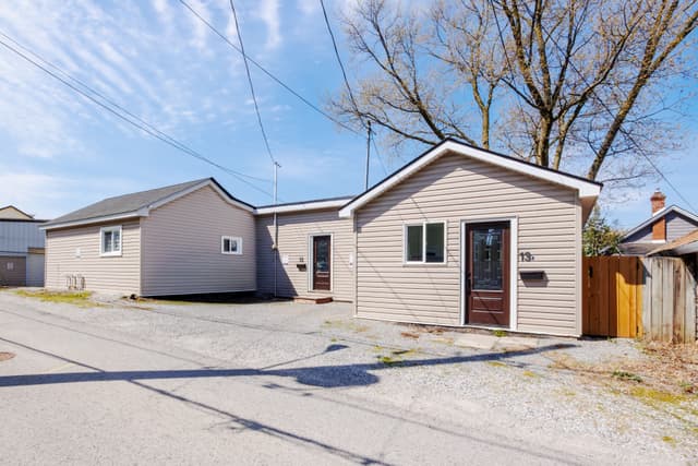13 Chestnut Ln. St Catharines On L2t 1g3