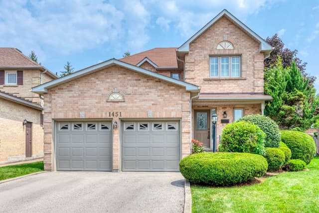 1451 Ravensmoor Cres. Mississauga On L5m 3l4