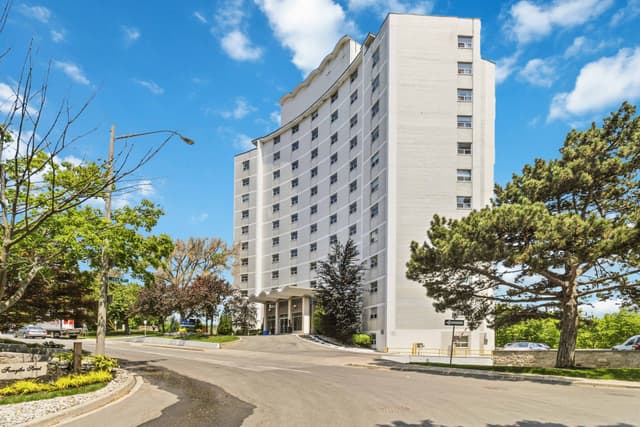 125 Forsythe St. 1201 Oakville On L6k 3k1