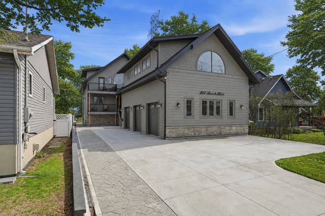 207 Beach Blvd. Hamilton On L8h 6v8