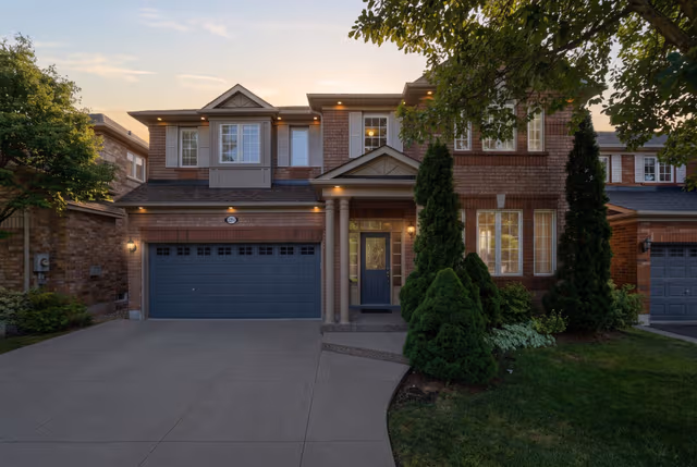 2241 Glazebrook Circle Oakville On L6m 5b5