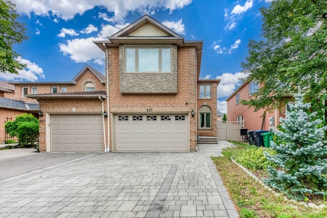 925 Cardington St. Mississauga On L5v 1z8