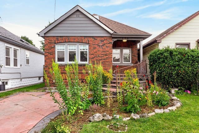 136 Weir St. N Hamilton On L8h 5e9