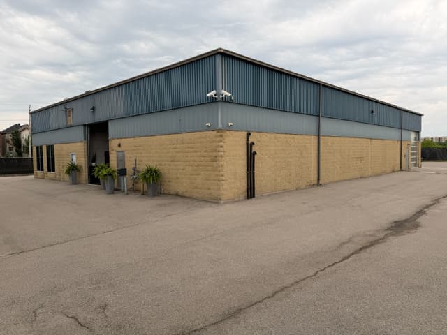 5135 Fairview St. Burlington On L7l 4w8