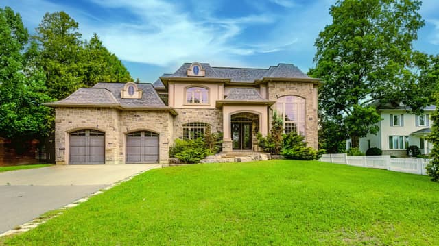 369 Lees Ln. Oakville On L6l 4s4