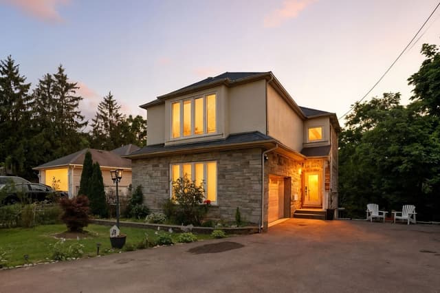 38 Woodrow St. St Catharines On L2p 2a2