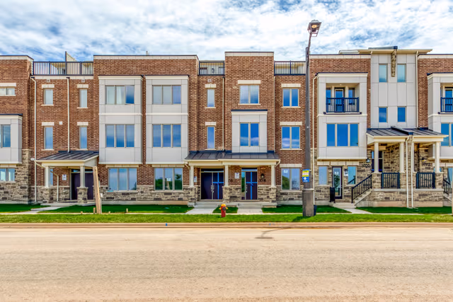3018 John Mckay Blvd. S Oakville On L6h 3z9