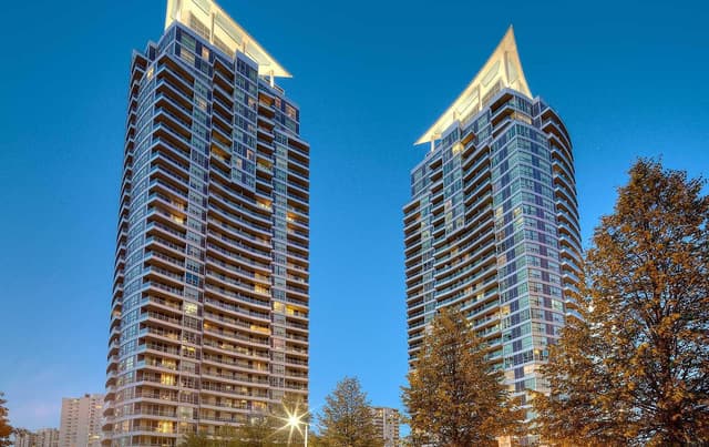 33 Elm Dr. 310 Mississauga On L5b 4m2
