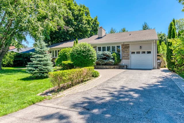 1602 Lincolnshire Blvd. Mississauga On L5e 2s7
