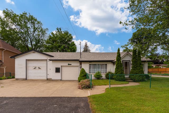1300 Meredith Ave. Mississauga On L5e 2e5