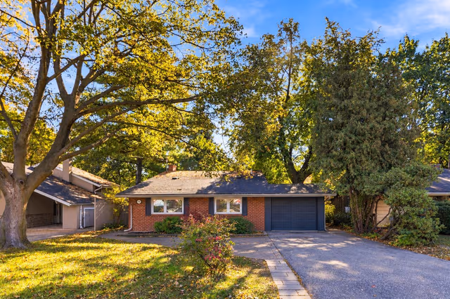 1852 Truscott Dr. Main Mississauga On L5j 2a2