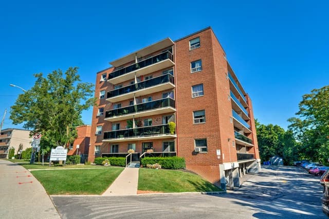 2373 King St. E 17 Hamilton On L8k 1x9
