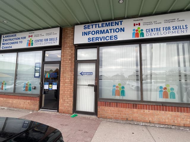 1395 Abbeywood Dr. 10 & 11 Oakville On L6m 3b2