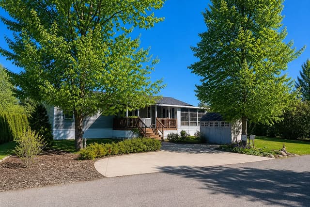 4449 Milburough Line 5 Beech St. Burlington On L7p 0c5