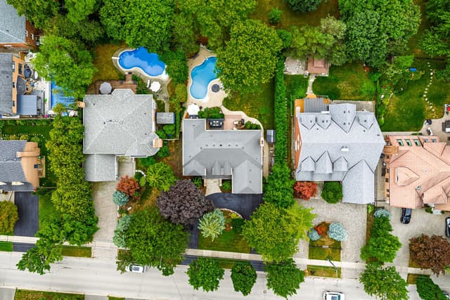 2446 Hammond Rd. Mississauga On L5k 1t2
