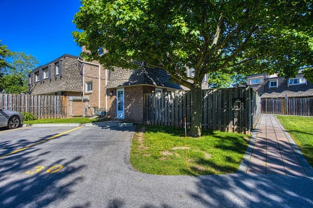 7 Viking Ct. 404 Grimsby On L3m 3t8