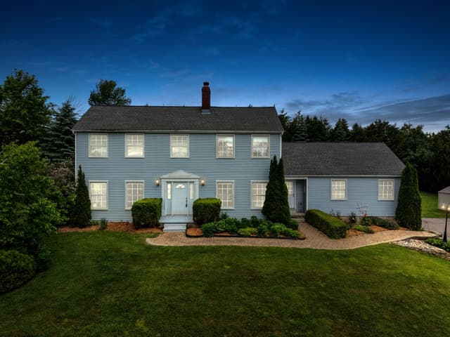 462 Franklin Dr. Selwyn On K9j 6x3