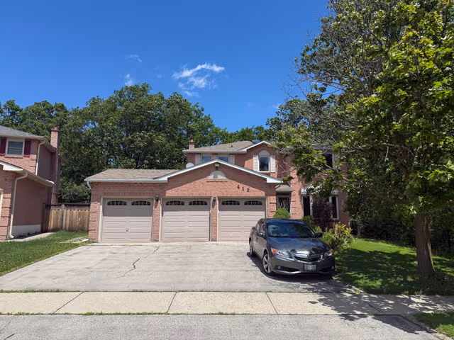 412 Freeman Cres. Oakville On L6h 4r3