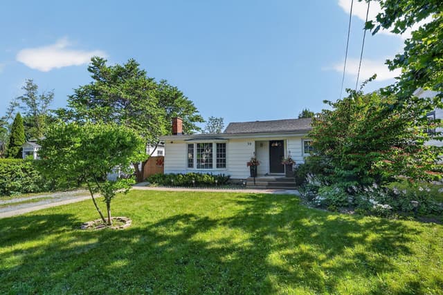 39 Platoff St. Niagara-on-the-lake On L0s 1j0
