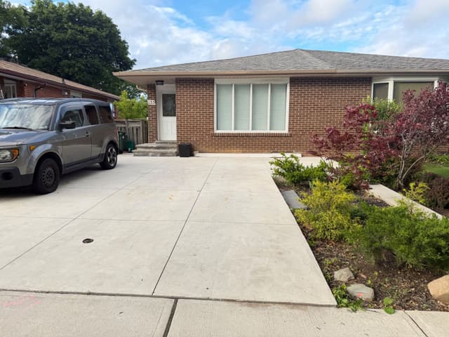 135 Bonham Bsmt Blvd. Bsmt A Mississauga On L5m 1c8
