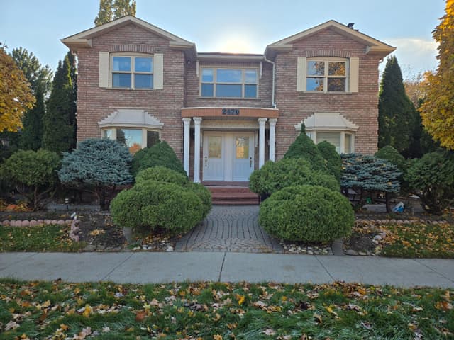 2470 Wynten Way 2 Oakville On L6j 7k8