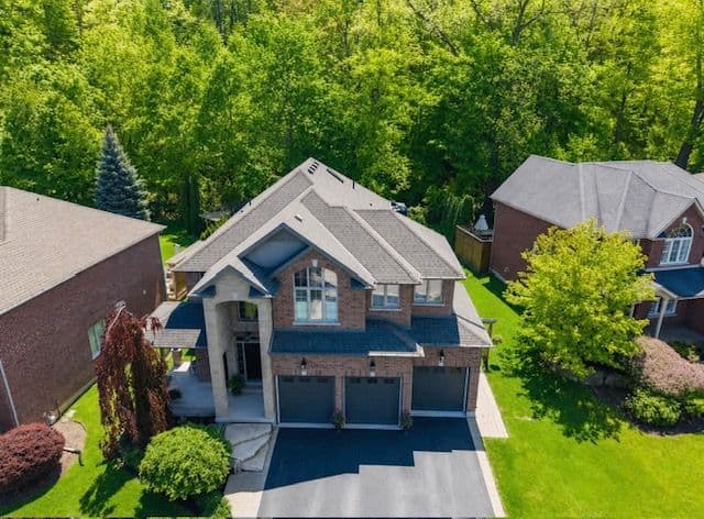 27 Bell Ave. Grimsby On L3m 1b2