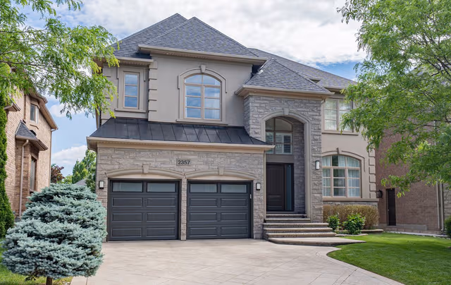 2357 Rideau Dr. Oakville On L6h 7r6