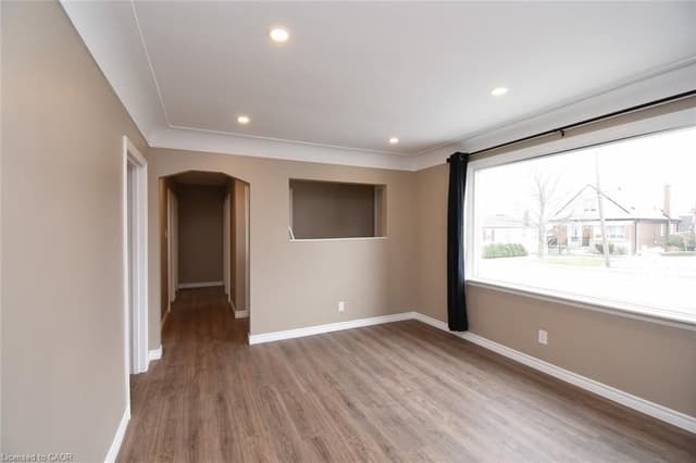 342 Rosedale Ave. 1 Hamilton On L8k 4n8