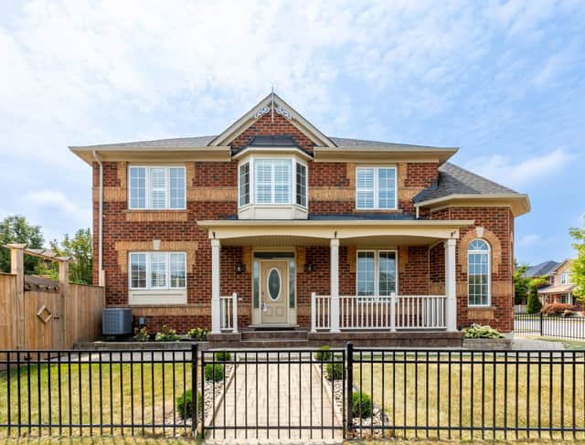802 Yates Dr. Milton On L9t 0e7