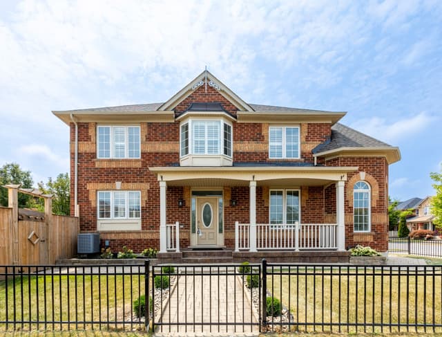 802 Yates Dr. Milton On L9t 0e7