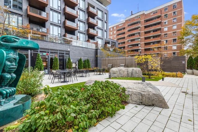 21 Park St. E 805 Mississauga On L5g 0c2