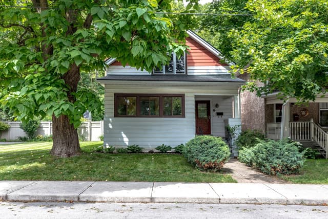 47 Witherspoon St. Hamilton On L9h 2c4