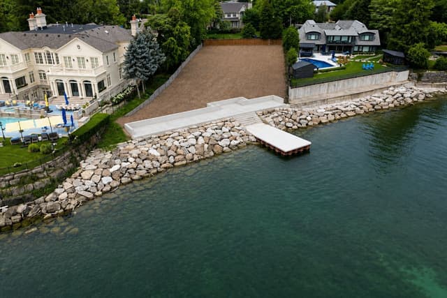 1044 Argyle Dr. Oakville On L6j 1a7