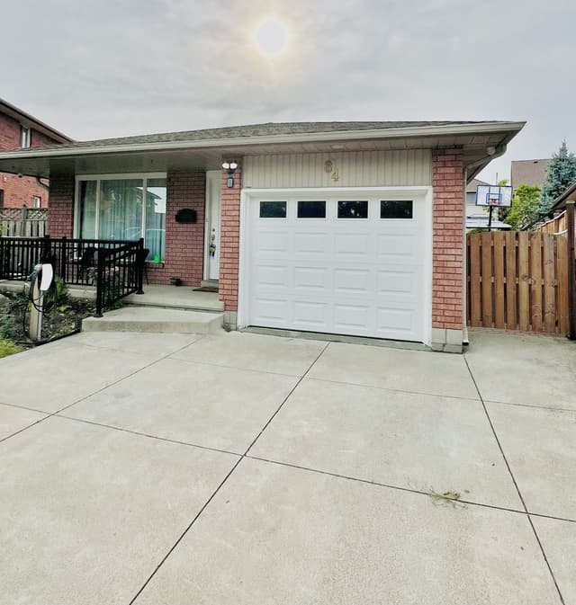 84 Juniper Dr. Hamilton On L8e 4g6
