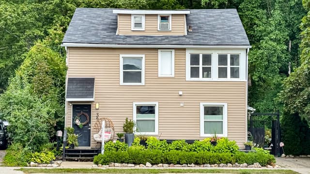 39 Park St. E Hamilton On L9h 1c9