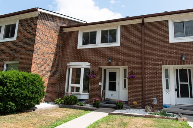 121 Bagot St. 29 Guelph On N1h 5t8