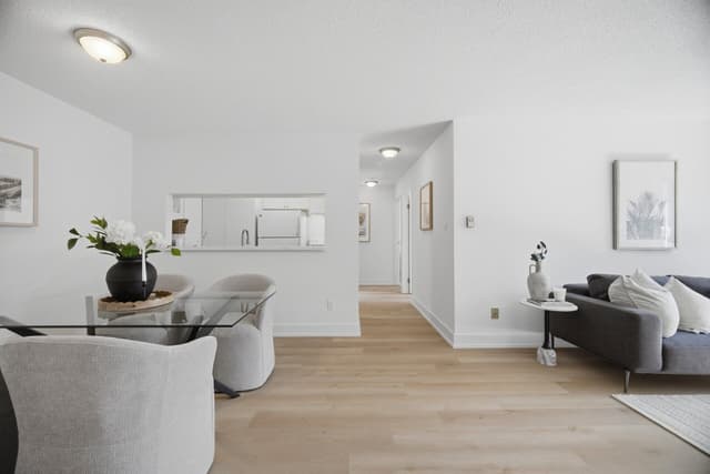 1450 Glen Abbey Gate 532 Oakville On L6m 2v7