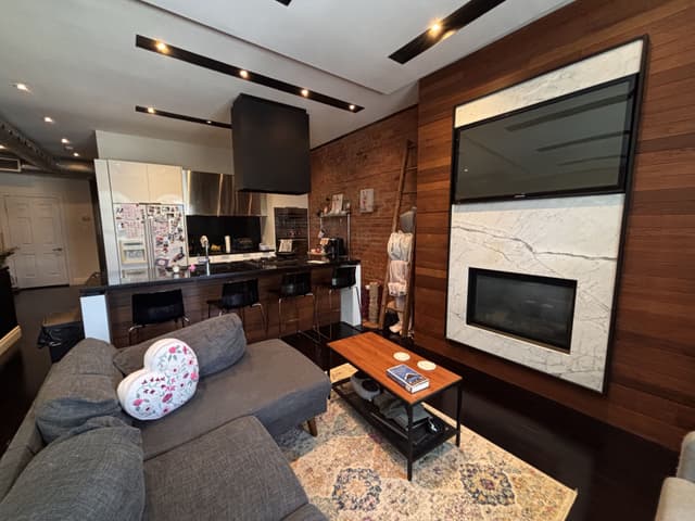 301 James St. N Upper Hamilton On L8r 2l4